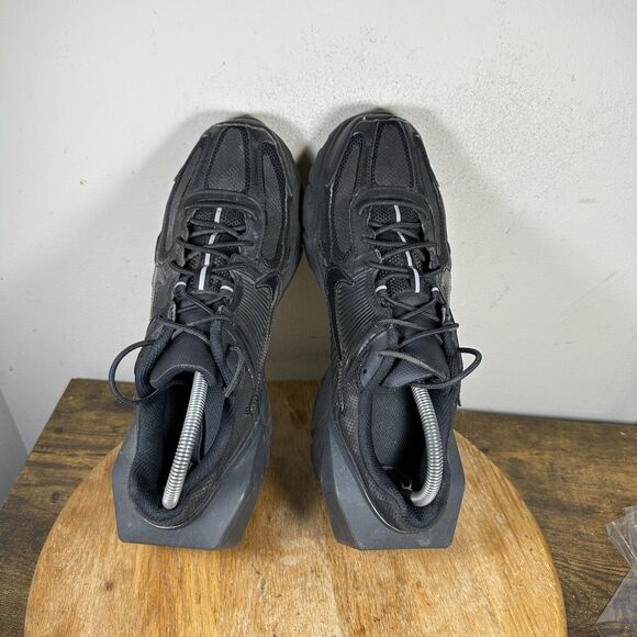 Athletic_Shoes